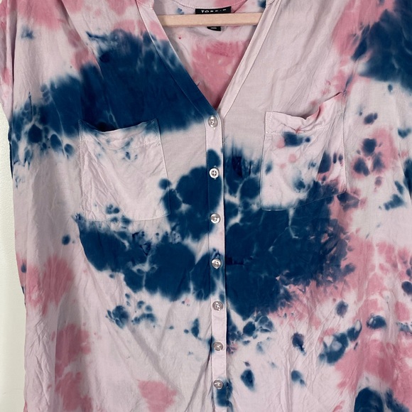 Torrid Tie Dye Button Down Blouse Size 1X - Picture 2 of 5